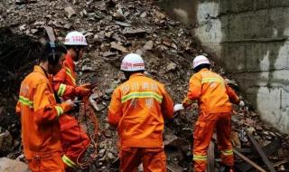 人民的利益高于一切